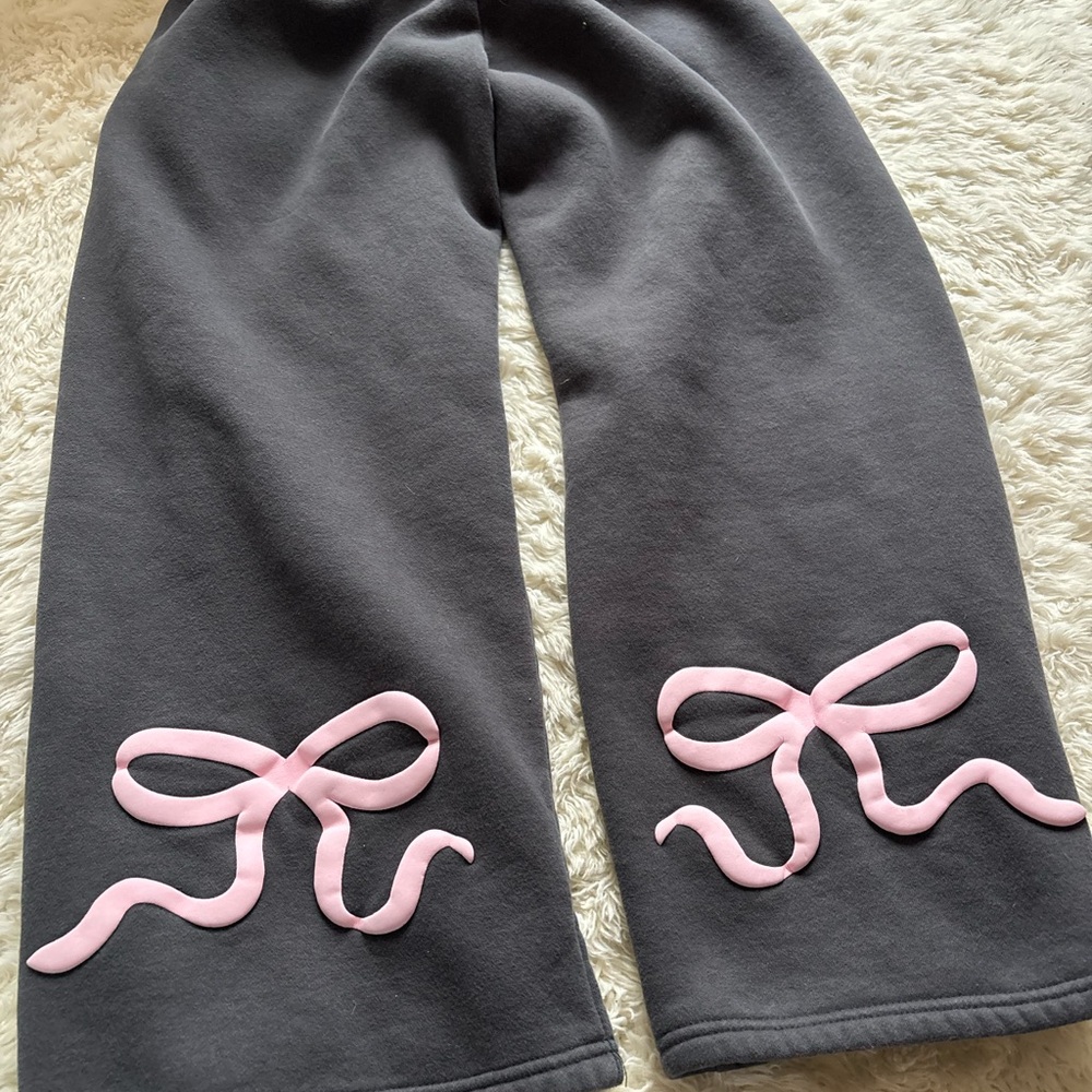 Edikted Gray Joggers with Pink Bows - Picture 8 of 16